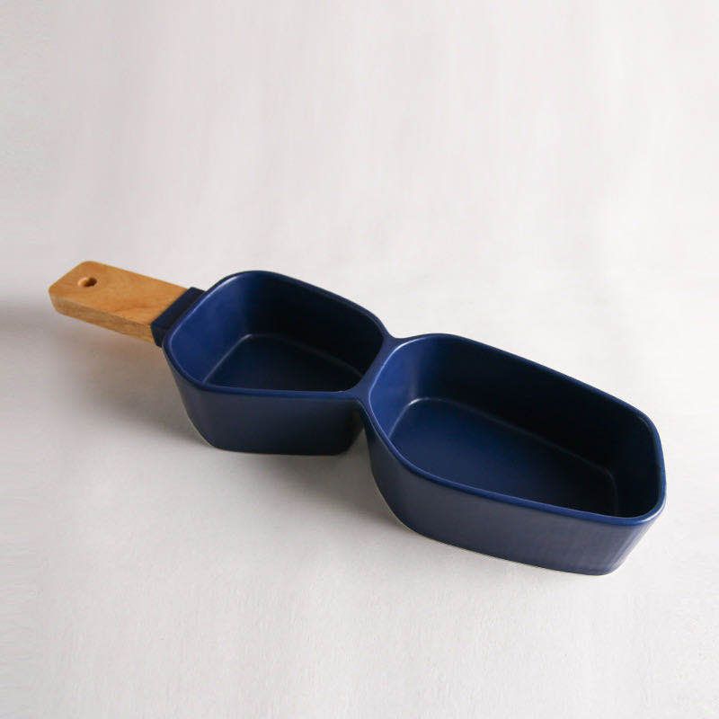 Nordic style modern and fashionable matte frosted ceramic two-compartment pastry, dried fruit, fruit wood handle bowl Specification image