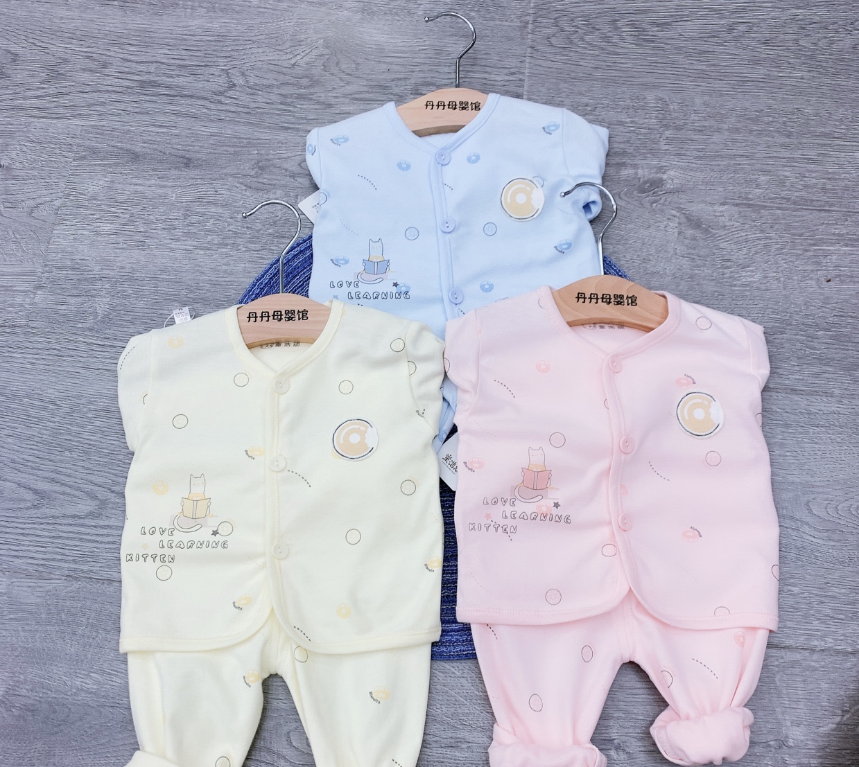 Baby clothes reading rabbit cotton-wool on buckle sleeve thumbnail