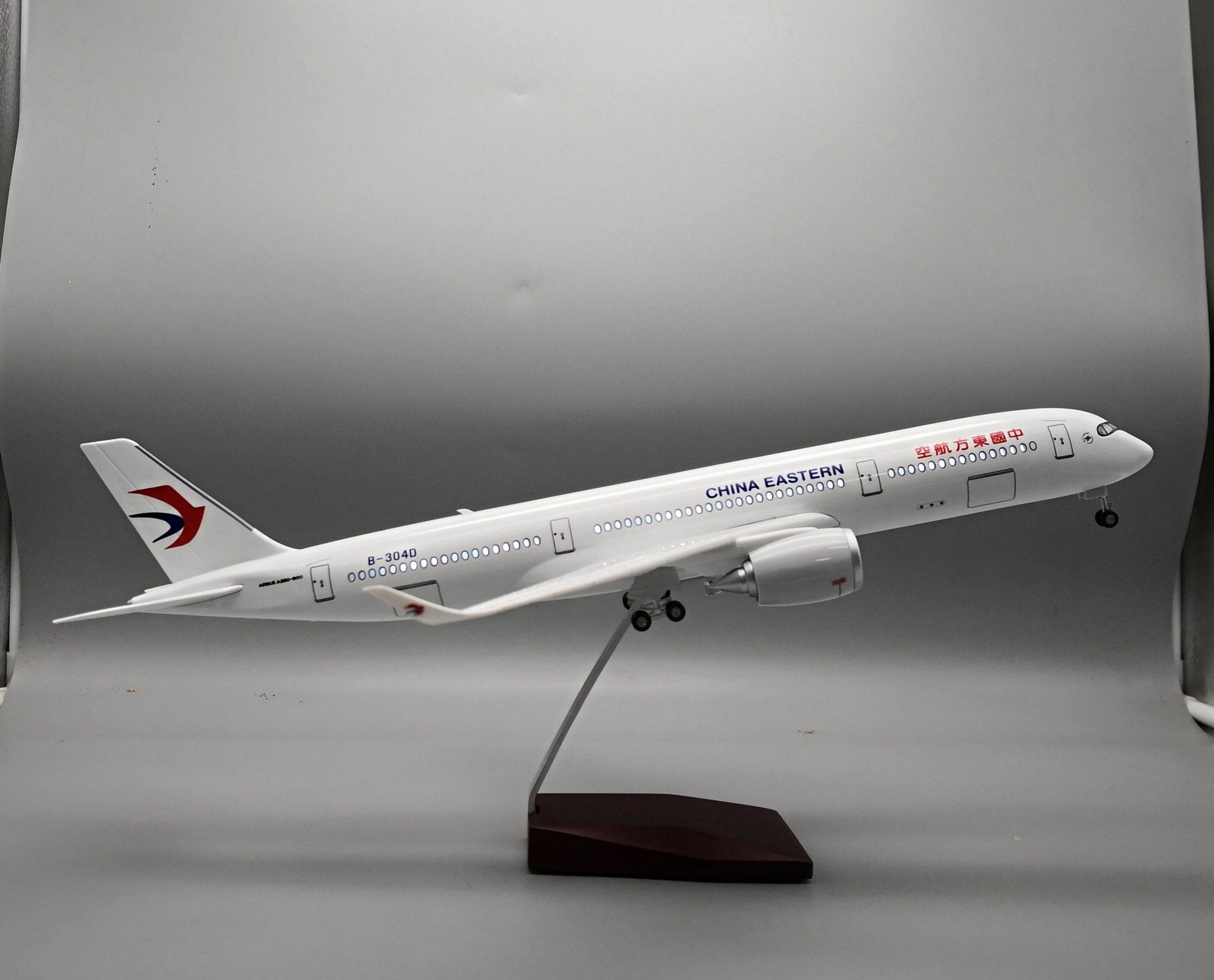飞机模型（中国东方航空A350 LED声控飞机模型）树脂飞机模型