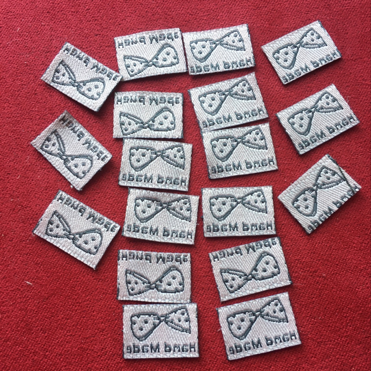 手工制造蝴蝶款粉加咖啡