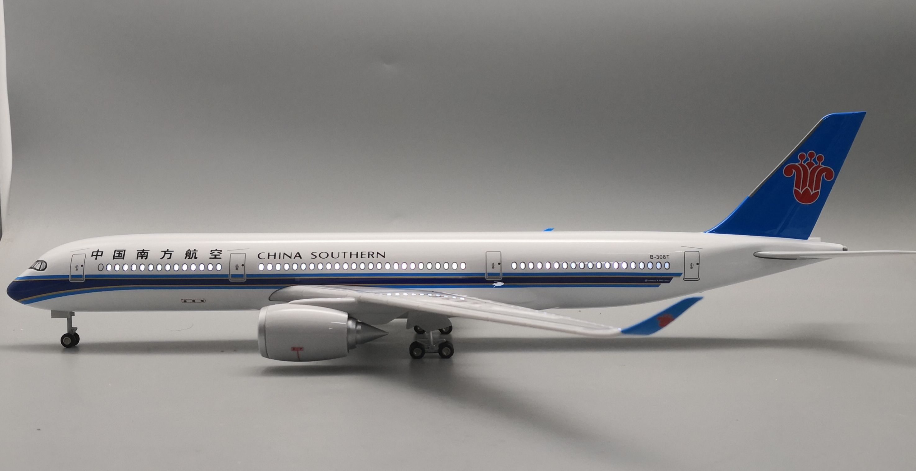 飞机模型（中国南方航空A350 LED声控飞机模型）树脂飞机模型详情图3