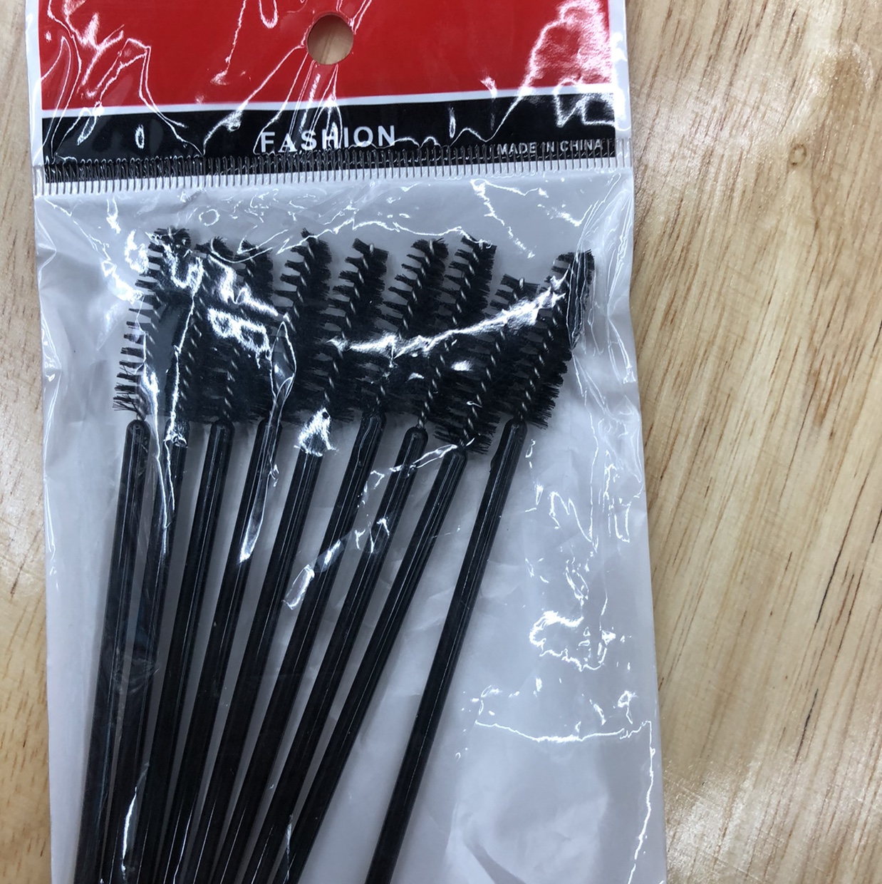 Twelve mascara brushes details Picture
