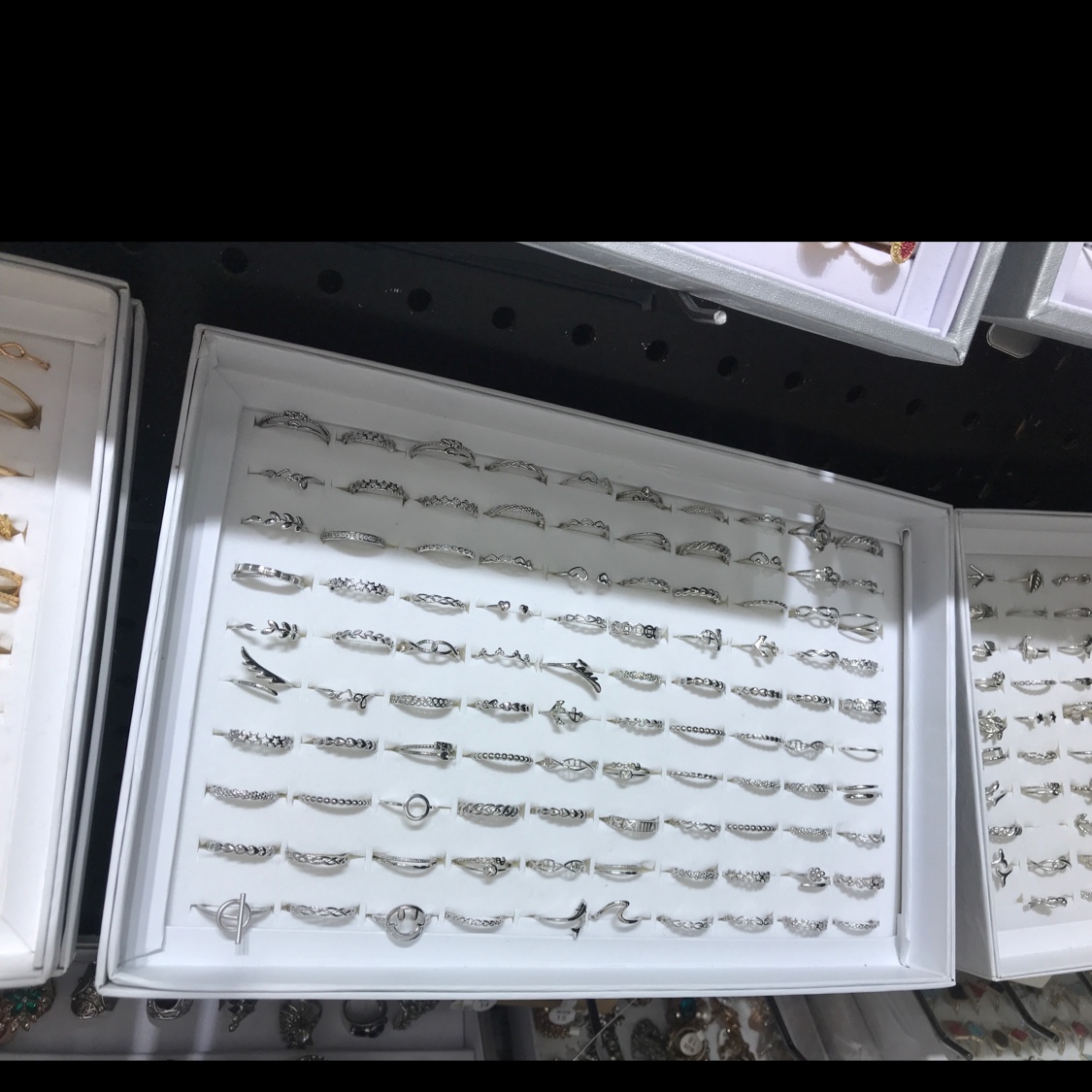 "Fashion Accessories 24