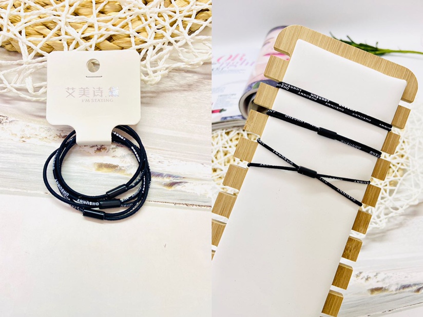 Cost-effective card installation with a straight clip Item Picture