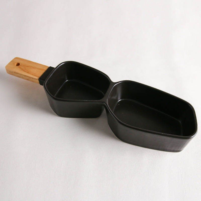 Nordic style modern and fashionable matte frosted ceramic two-compartment pastry, dried fruit, fruit wood handle bowl