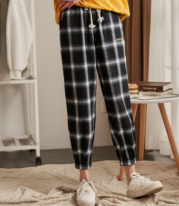 Fashionable casual pants for ladies thumbnail