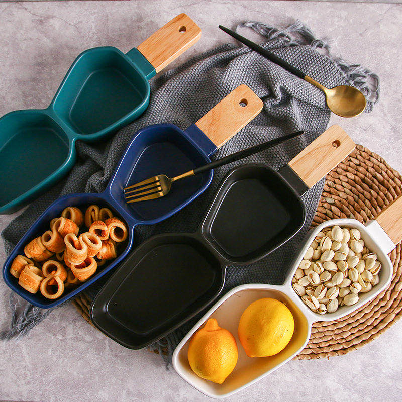 Nordic style modern and fashionable matte frosted ceramic two-compartment pastry, dried fruit, fruit wood handle bowl Item Picture