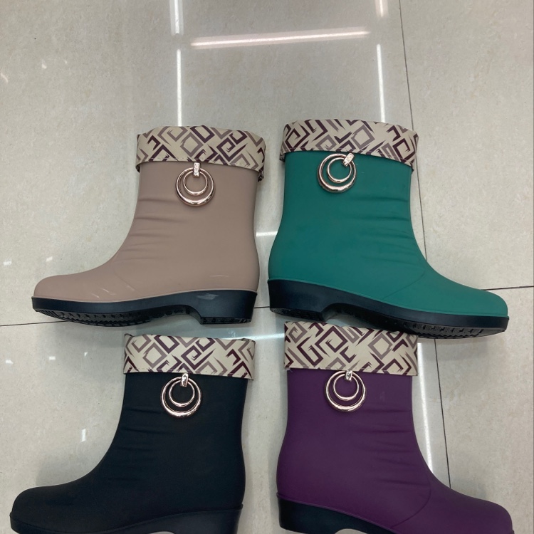 女士保暖雨鞋产品图