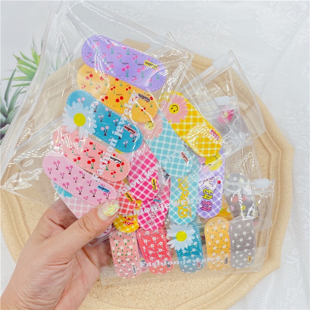 Little girl babies' hair won't be damaged. Duckbill clips, hair clips and hair accessories details Picture