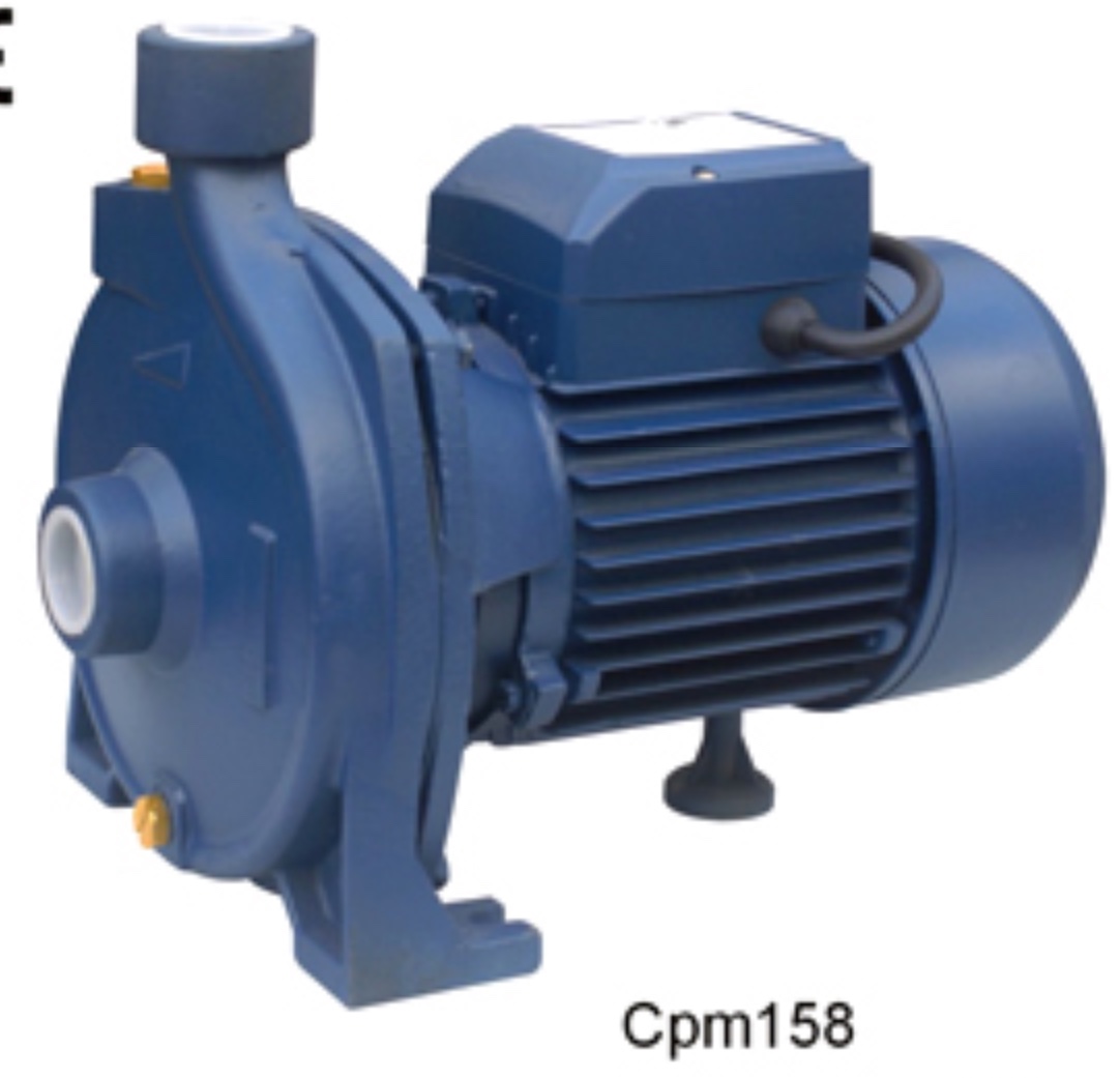 CPM系列水泵流量大、中低扬程。安装在驱动轴末端的叶轮直接面对泵体内的吸入口，
在其工 作过程中，叶轮通道内的叶片以压力和加速的两种形式向液流传递能量。离开的液流被送入涡壳内。涡壳和锥形的导叶把液流的部分动能转化为压能。