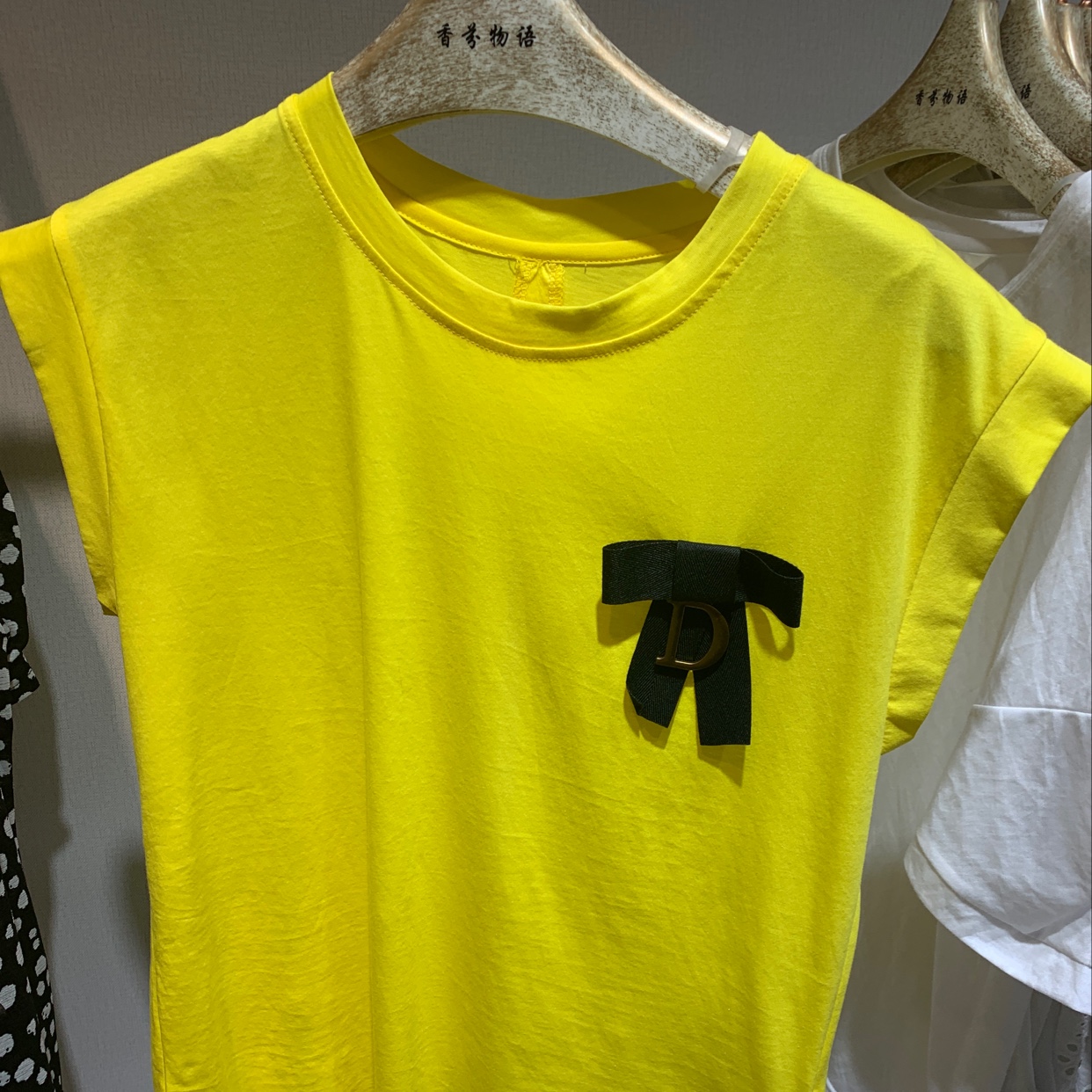 三色蝴蝶结D字母T