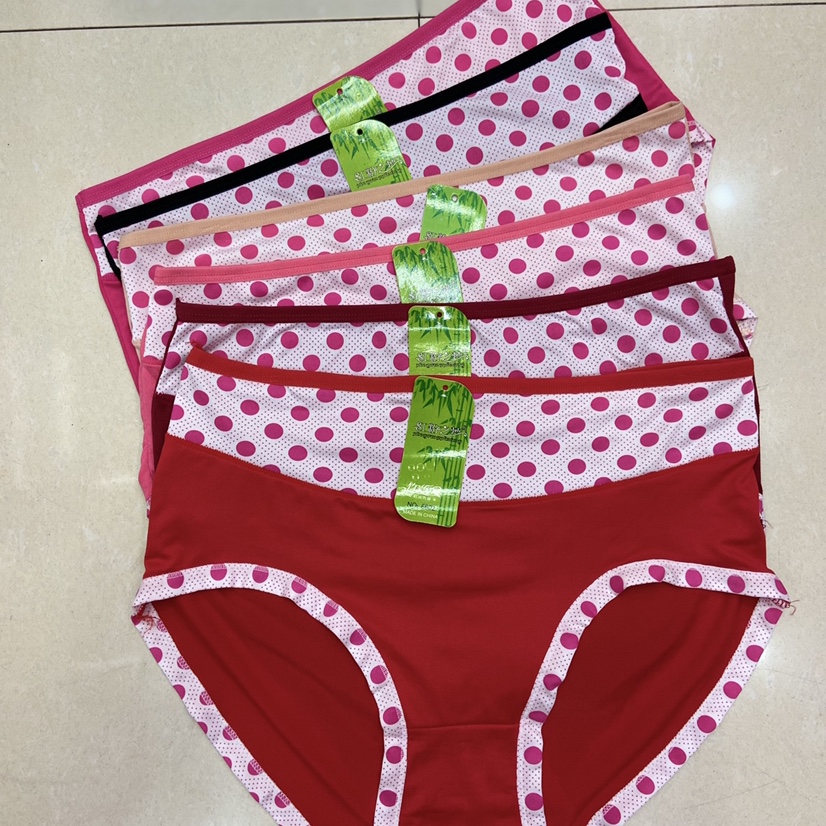 Women's underwear is red details Picture