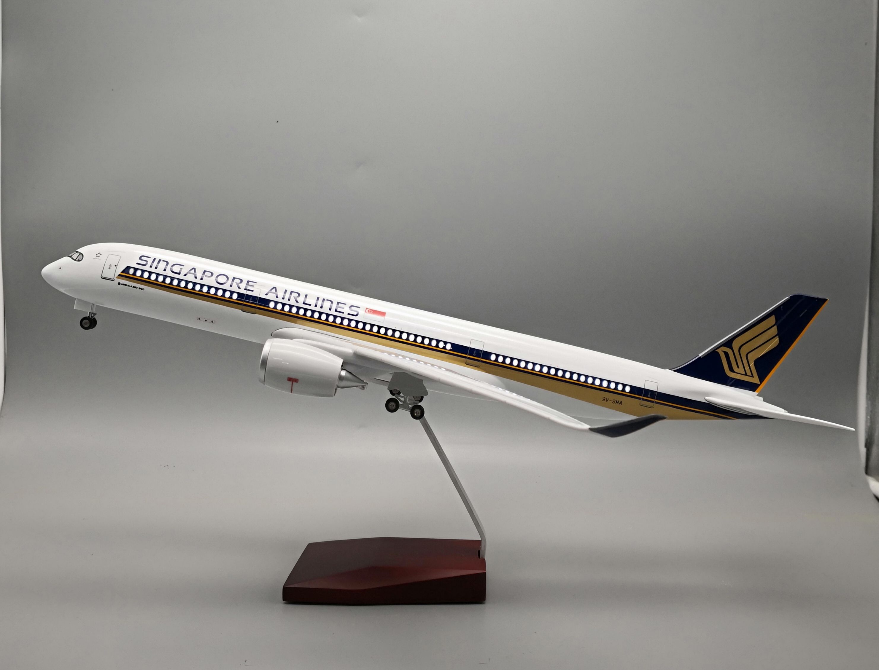 Model aircraft (Singapore Airlines A350 LED acoustic model aircraft) resin model aircraft