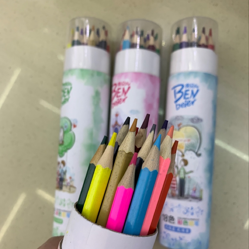 奔贝儿 18色彩色铅笔情侣细节图