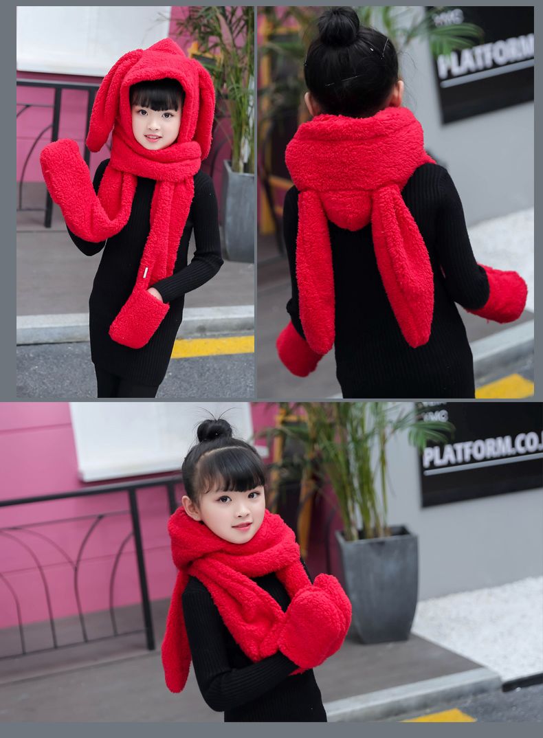 This autumn and winter hat is versatile, cute and warm for women. It's a double-layered thickened winter hat, scarf and glove. It's a three-in-one hat and Lei Feng hat detail image 8