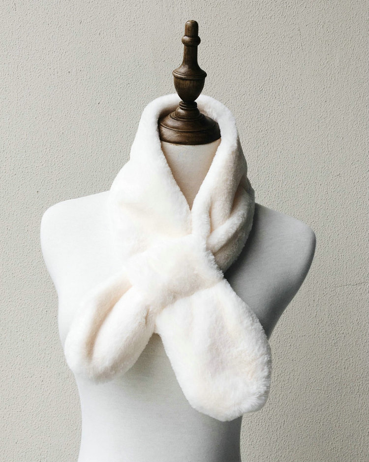 South Korea's Dongdaemun Hot Sale Of Foreign Women All Casual Modeling Imitation Rabbit Hair Hair Collar Warm Scarf Bib undefined