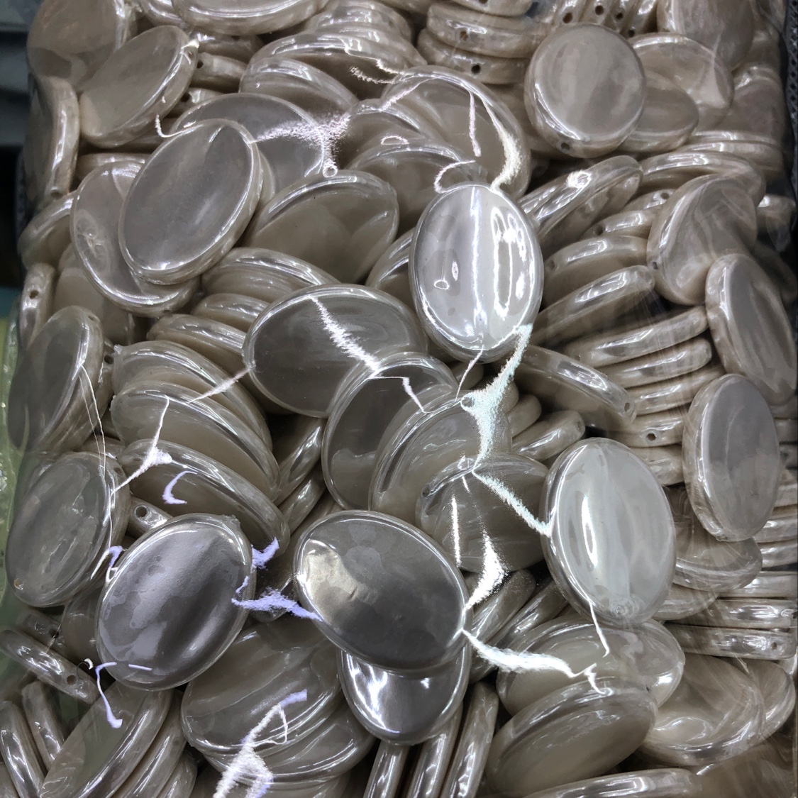 Elliptical straight-hole imitation beaded beads Specification image