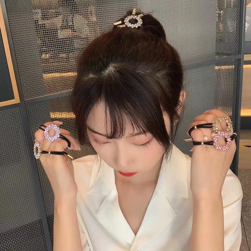 Rhinestone round girl rubber band details Picture