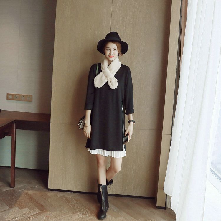 South Korea's Dongdaemun Hot Sale Of Foreign Women All Casual Modeling Imitation Rabbit Hair Hair Collar Warm Scarf Bib Application Scenario