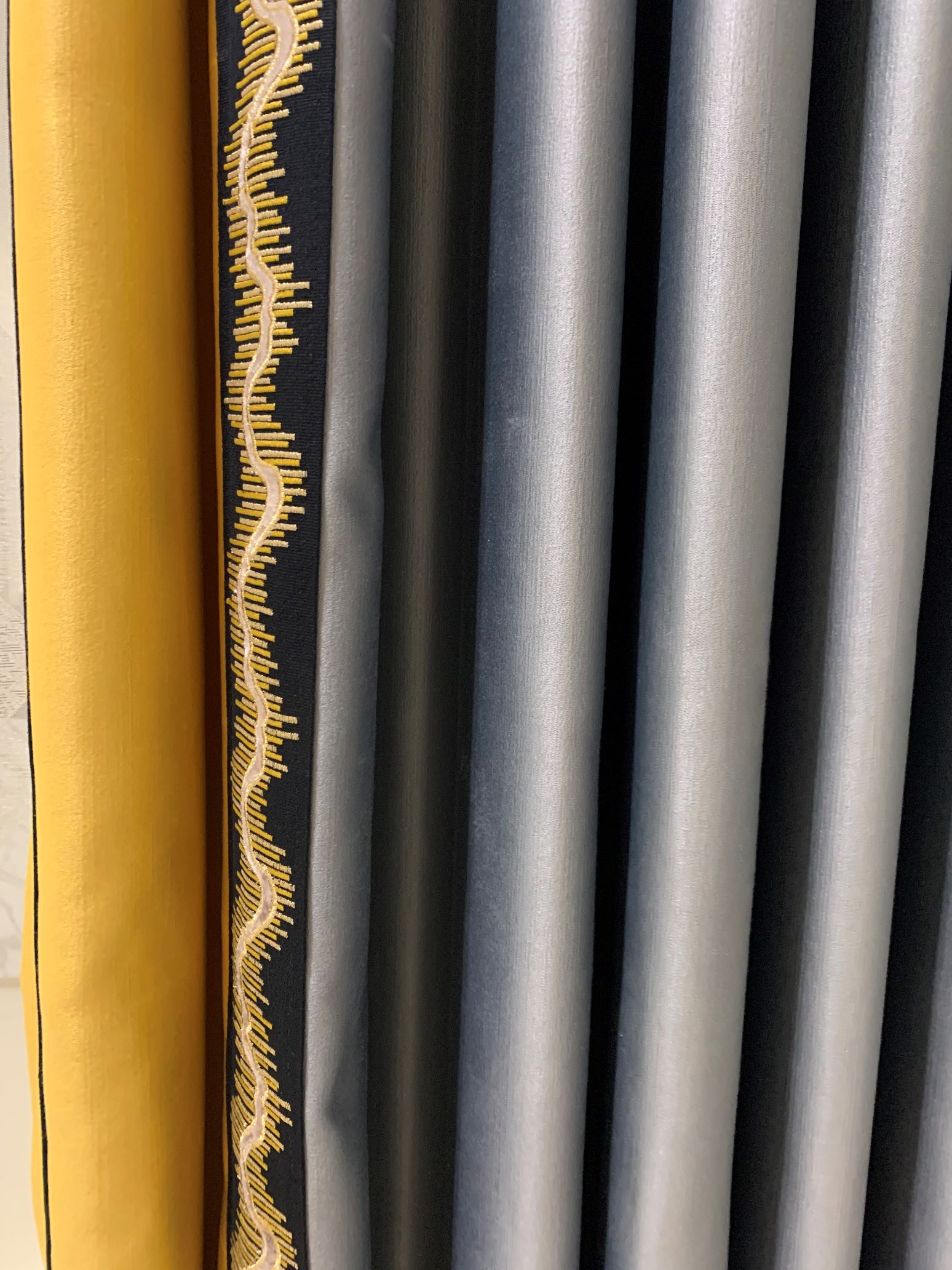 Nordic simple and modern curtain finished products, bedroom, living room, floor-to-ceiling window and bay window full shading and sunshade fabric detail image 2