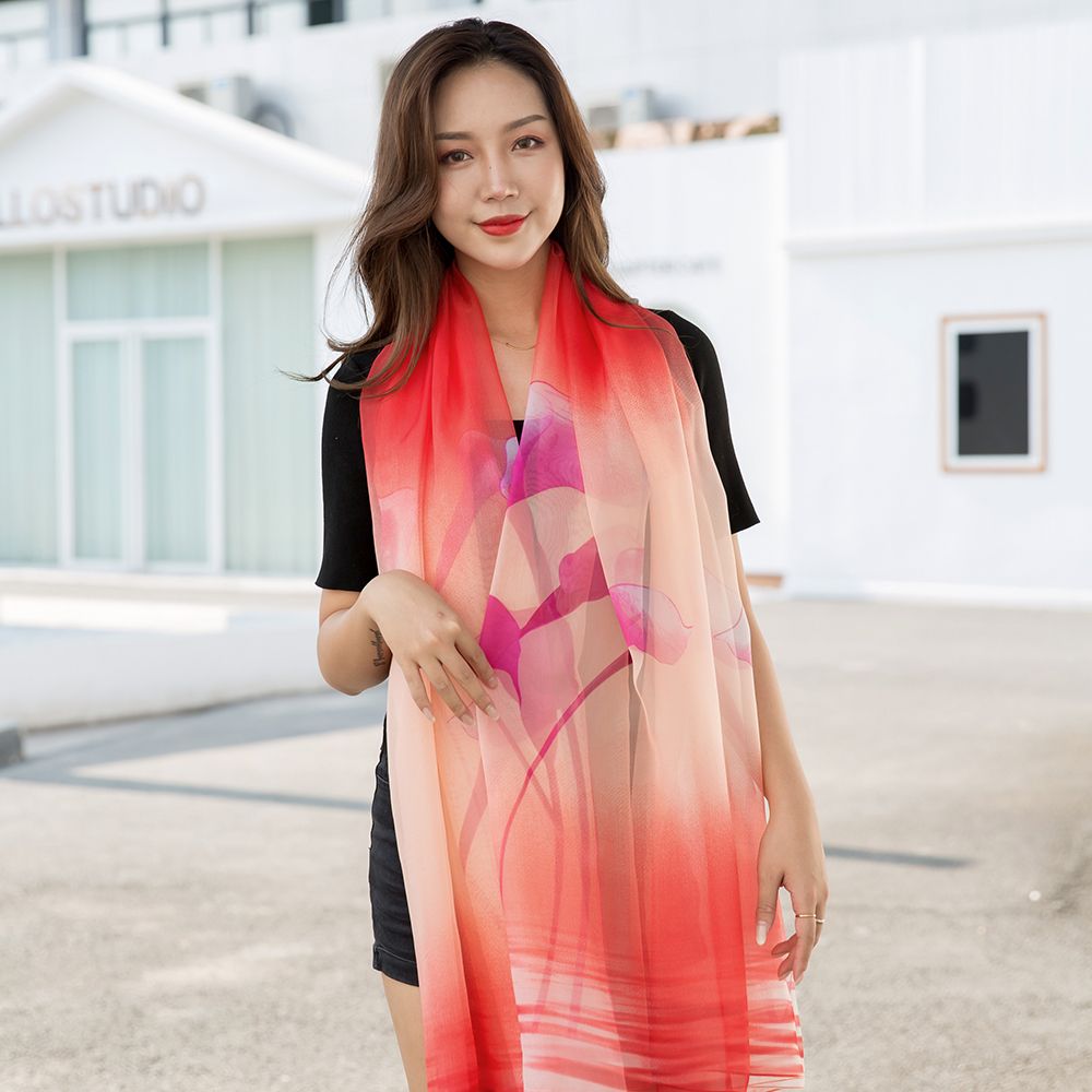 Winter 2020 factory direct sale of new Europe and the United States popular printed chiffon silk scarves scarf wholesale scarf thumbnail