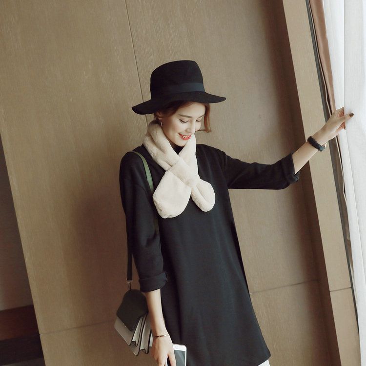 South Korea's Dongdaemun Hot Sale Of Foreign Women All Casual Modeling Imitation Rabbit Hair Hair Collar Warm Scarf Bib Item Picture