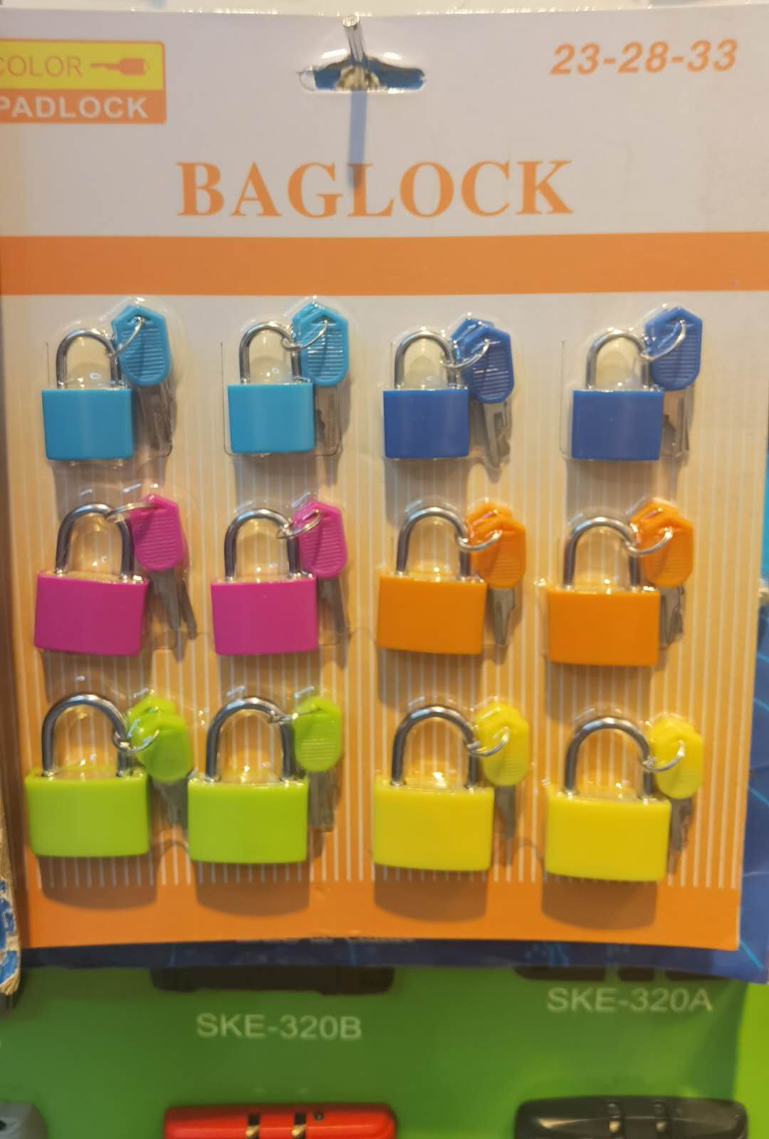 CH-12pcs large, medium and small padlocks detail image 1