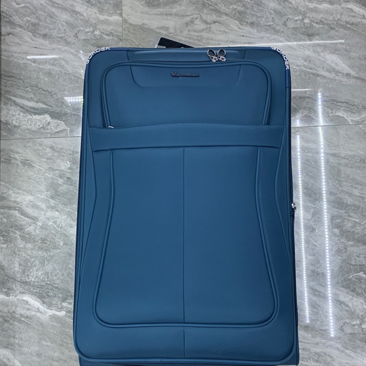 L-0040
20，24，28三件套旅行箱，防爆拉链，普通轮配置（两轮）