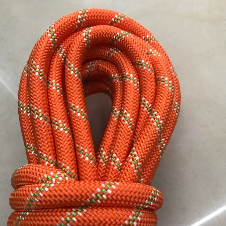 Rock climbing, outdoor mountaineering rope, safety protection rope details Picture