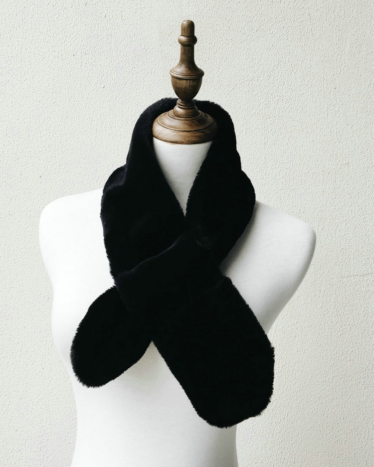 South Korea's Dongdaemun Hot Sale Of Foreign Women All Casual Modeling Imitation Rabbit Hair Hair Collar Warm Scarf Bib undefined