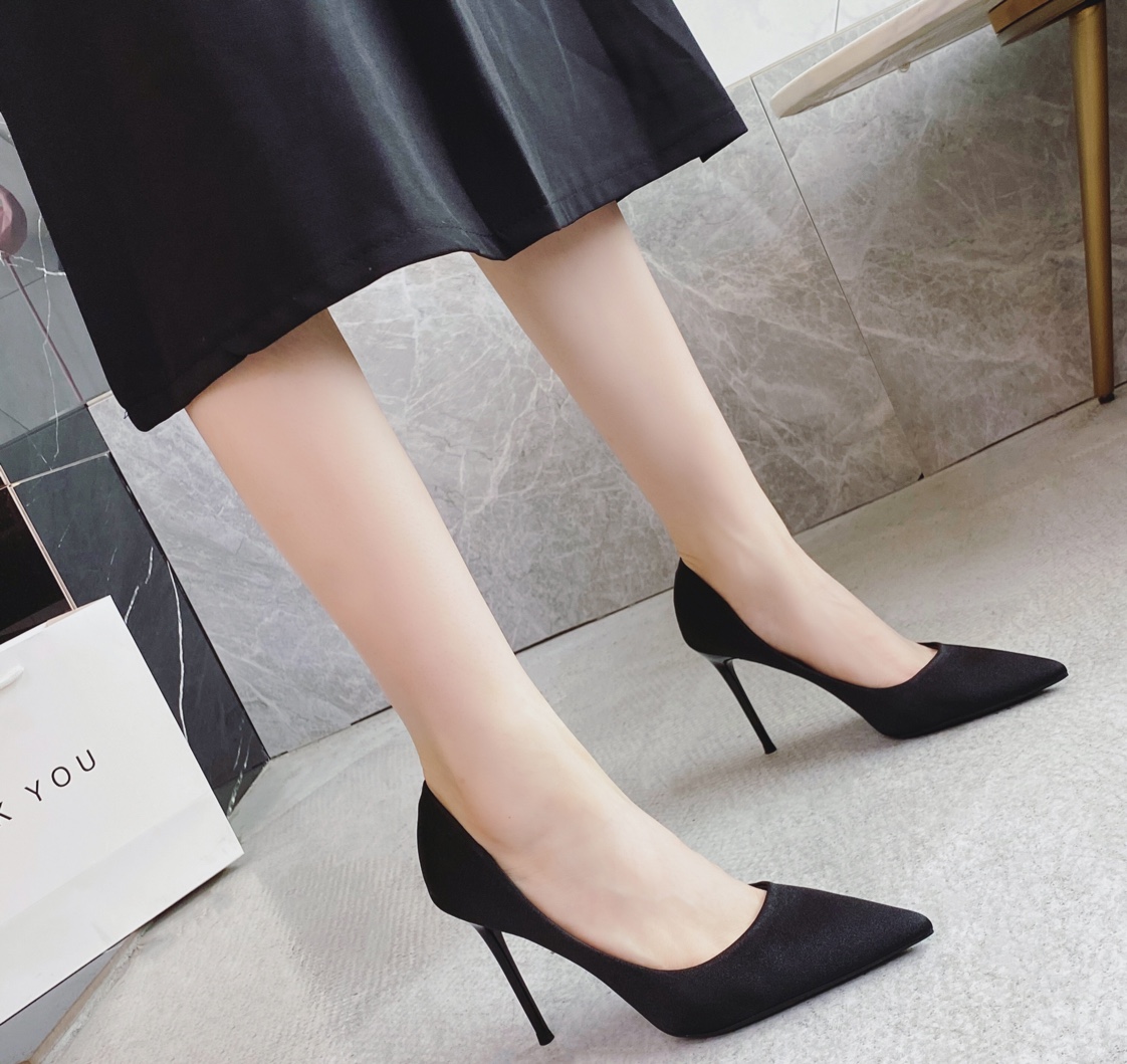时尚气质尖头高根鞋。细跟。女人味。产品图
