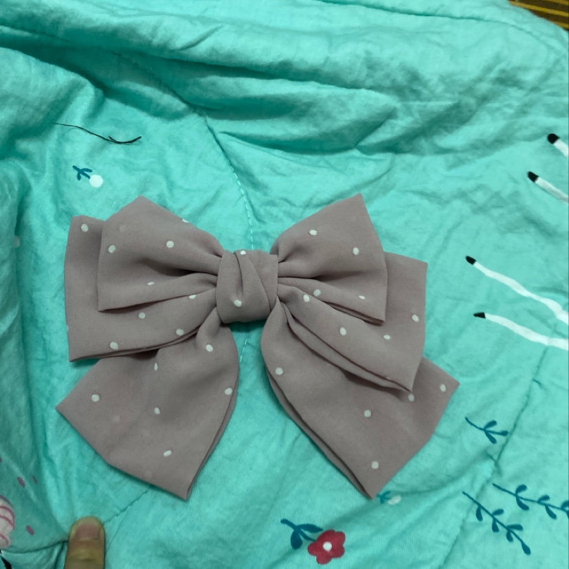 Polka dot hairpin