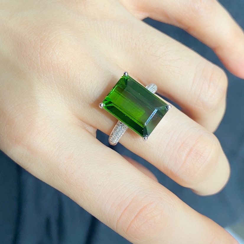 Green tourmaline ring thumbnail