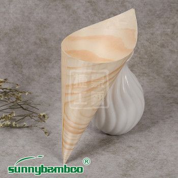 Japanese and Korean creative wooden ice cream cone coffee shop, disposable snack packaging, wooden veneer egg roll container, ice cream packaging Application Scenario