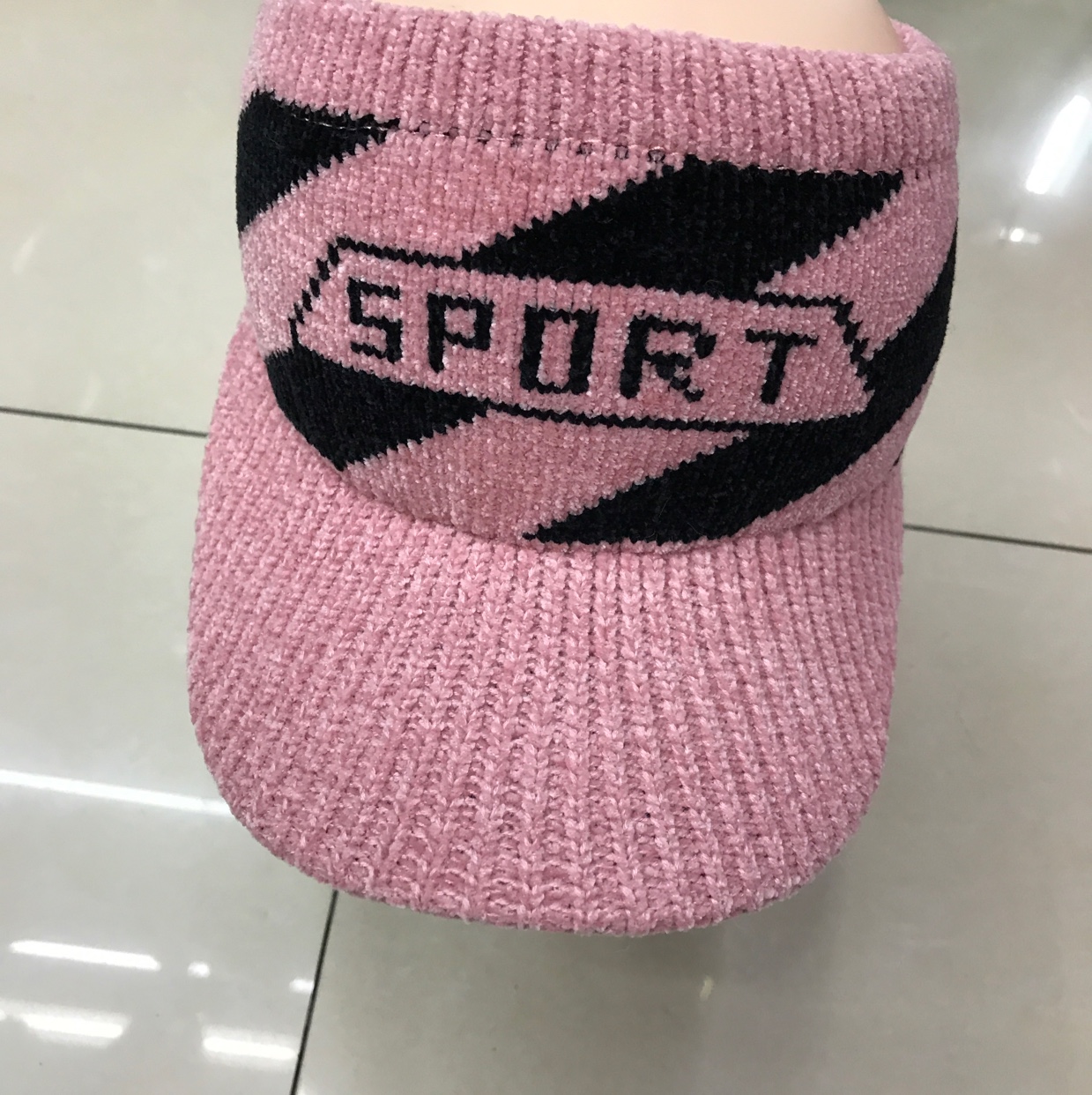 English word empty top hat thumbnail