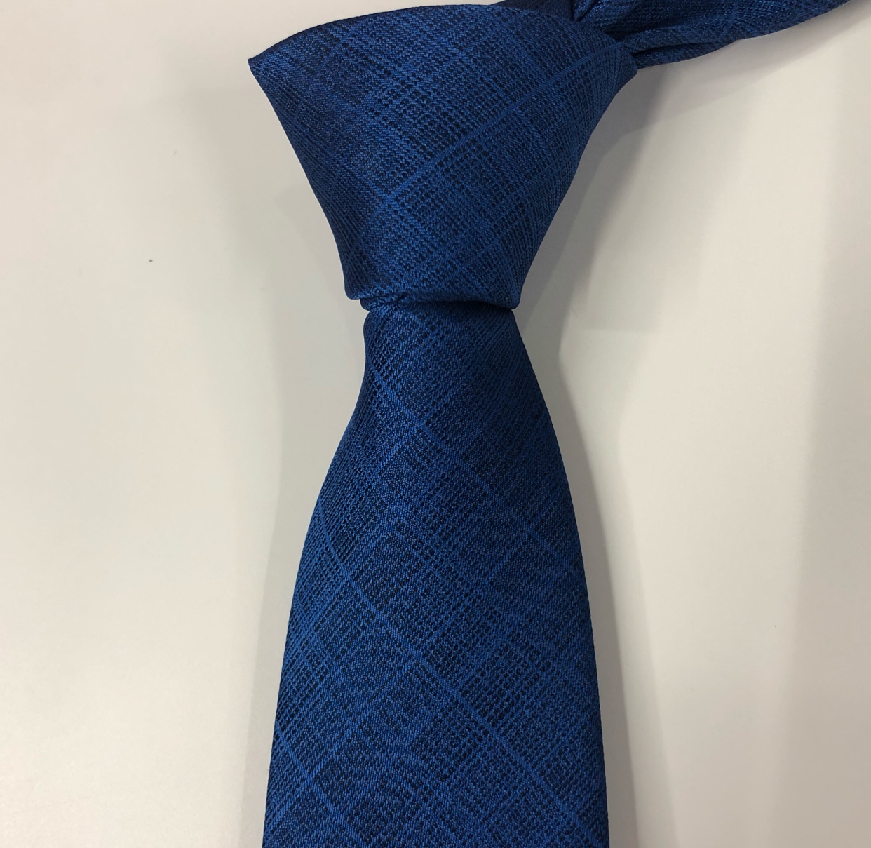 7CM新款蓝色男士领带涤纶领带适用于正装上班族的人群详情图4
