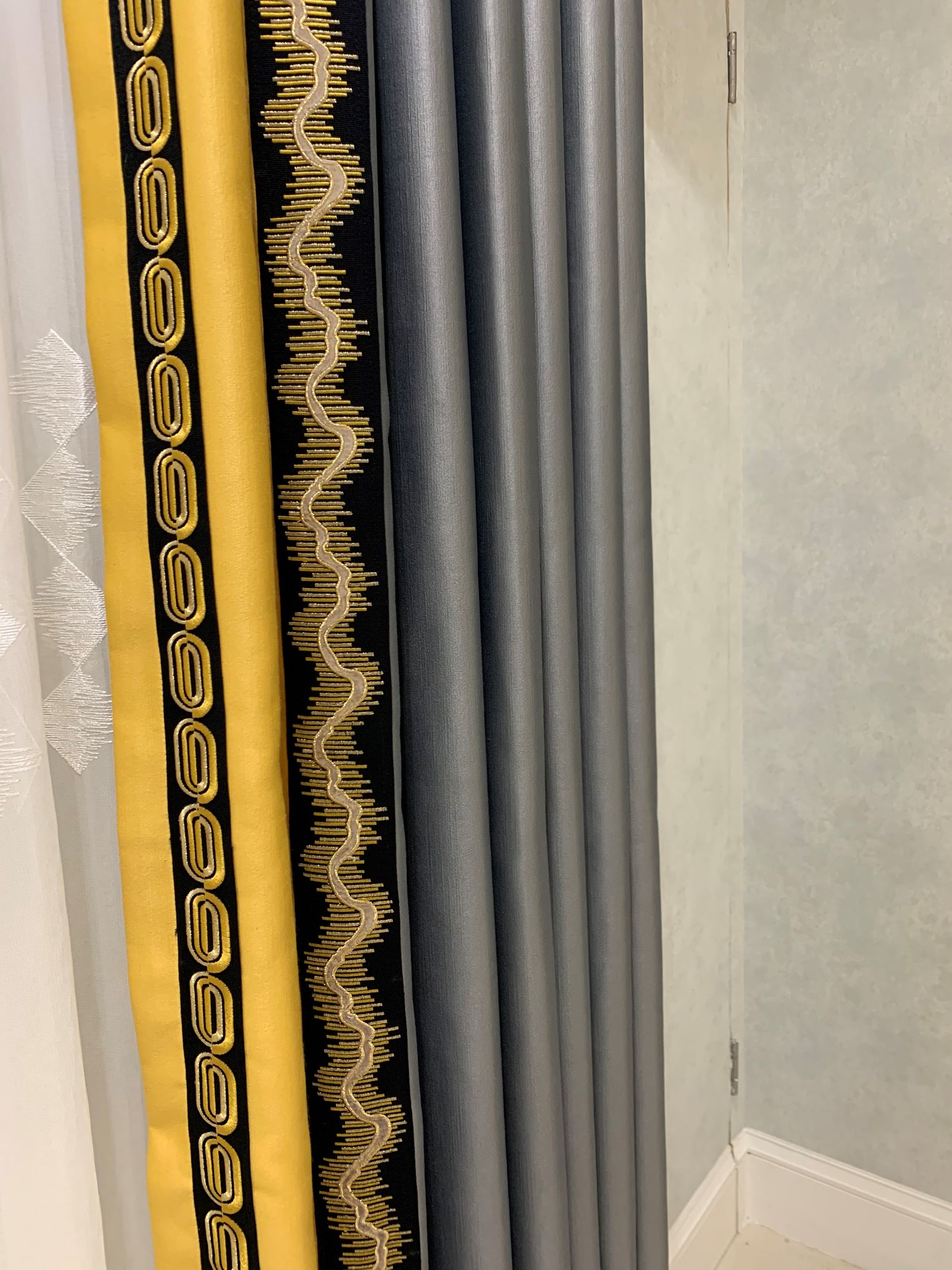 Nordic simple and modern curtain finished products, bedroom, living room, floor-to-ceiling window and bay window full shading and sunshade fabric detail image 5