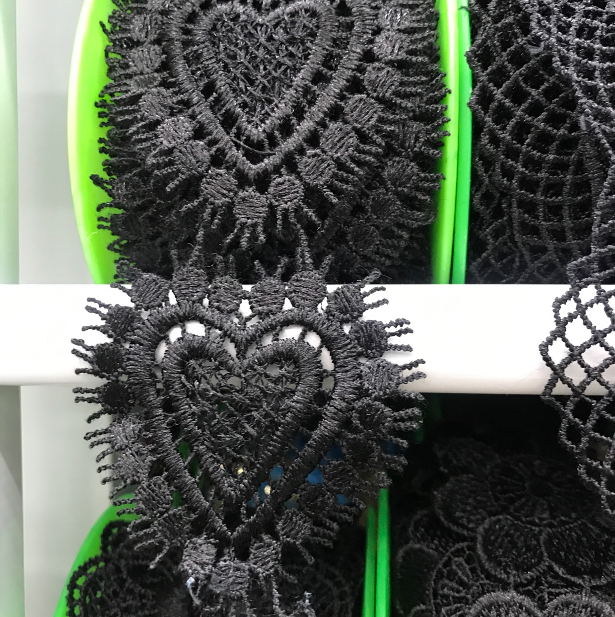 Trim Lace undefined