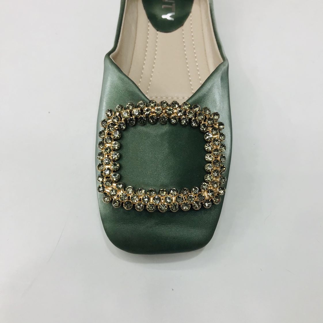 胜利鞋业女式一脚蹬平底软底温柔百搭女鞋产品图