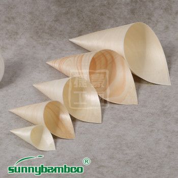 Japanese and Korean creative wooden ice cream cone coffee shop, disposable snack packaging, wooden veneer egg roll container, ice cream packaging details Picture