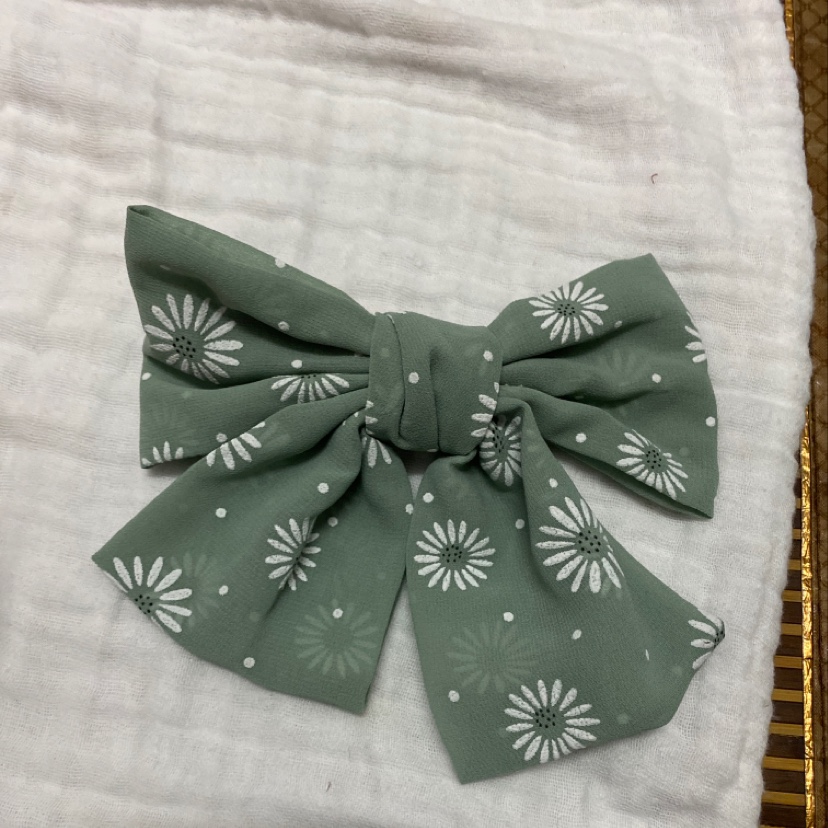 Little flower bow details Picture