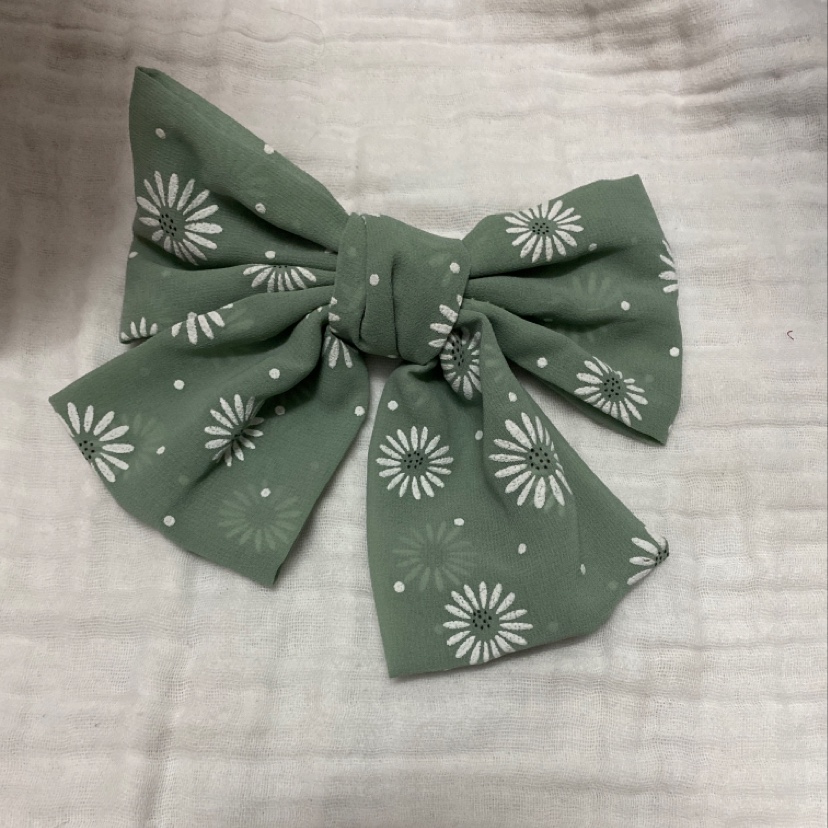 Little flower bow