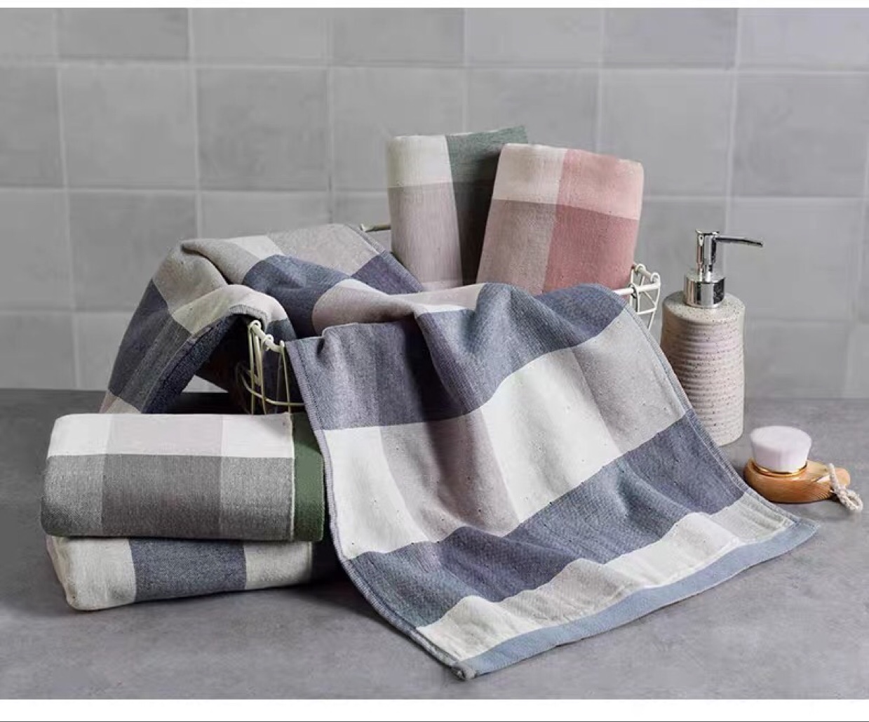 Double-sided towel with gauze loops details Picture