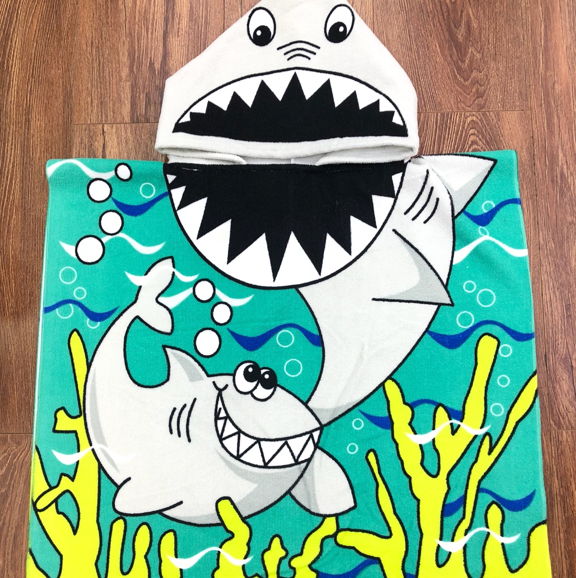 Green shark-themed children's cape