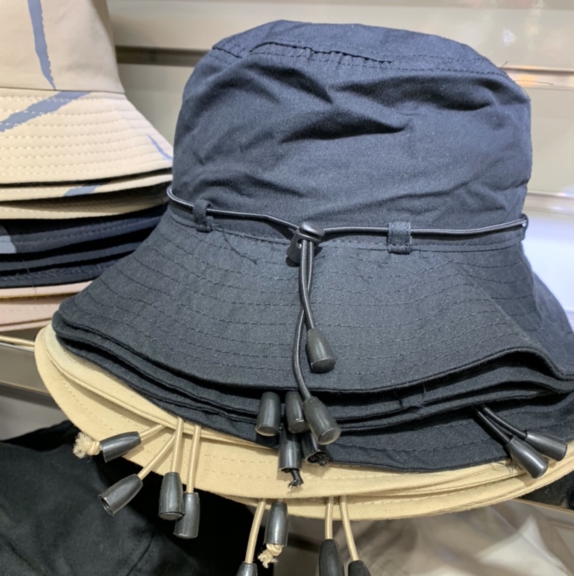 Wear a casual hat