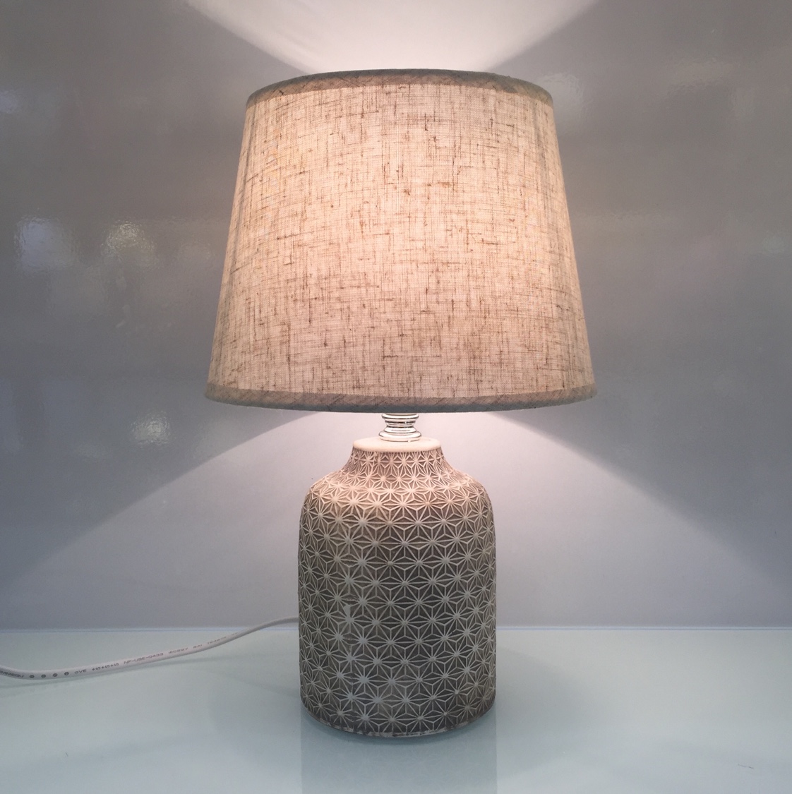 New Desk Lamp Bedroom Bedside Lamp Ceramic Desk Lamp Nordic American Modern Simple Home Warm Creative Light Crafts Gift Light Kaiwei Gift Kw19025 details Picture