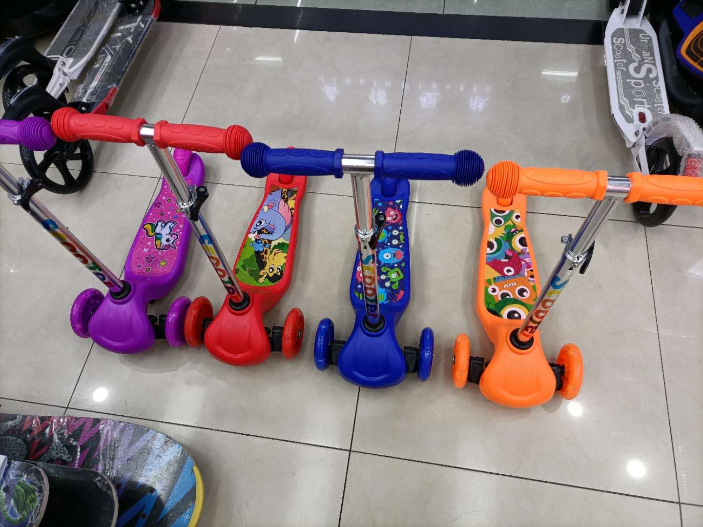 Best-selling medium-sized flower film scooter