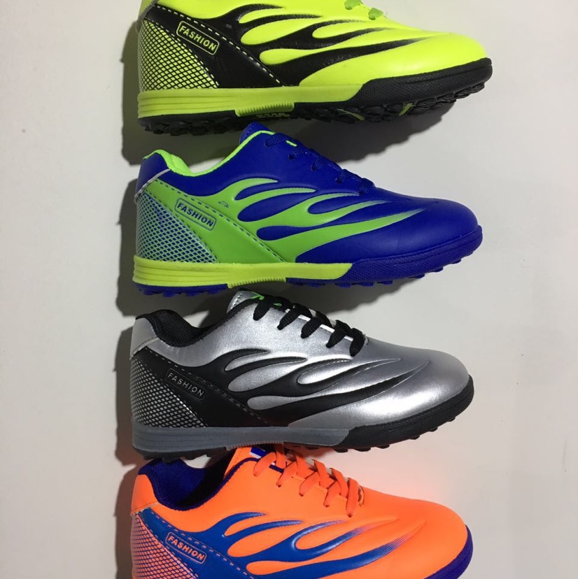 Zapatos de fútbol niño details Picture