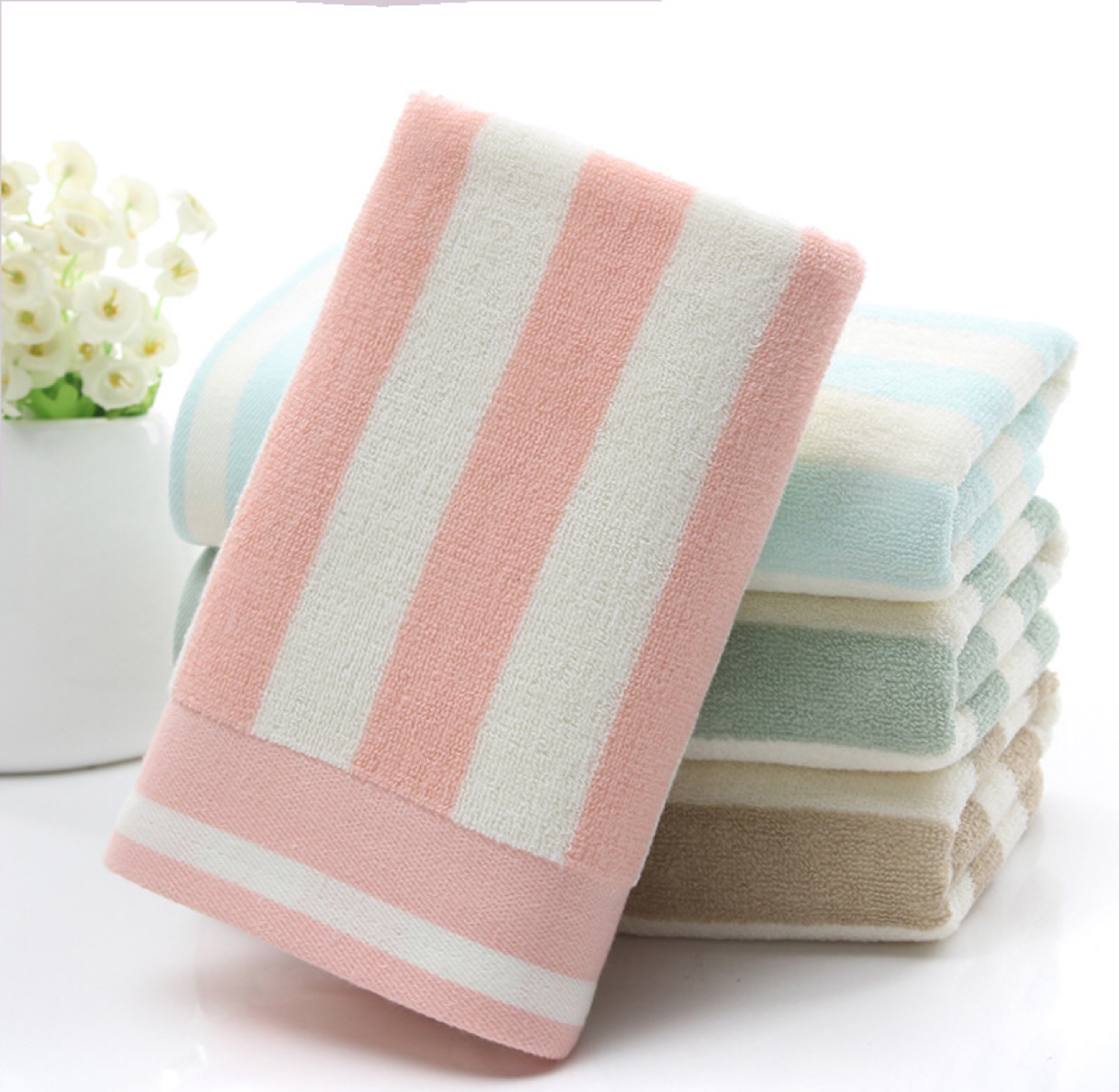 Striped couple towels details Picture