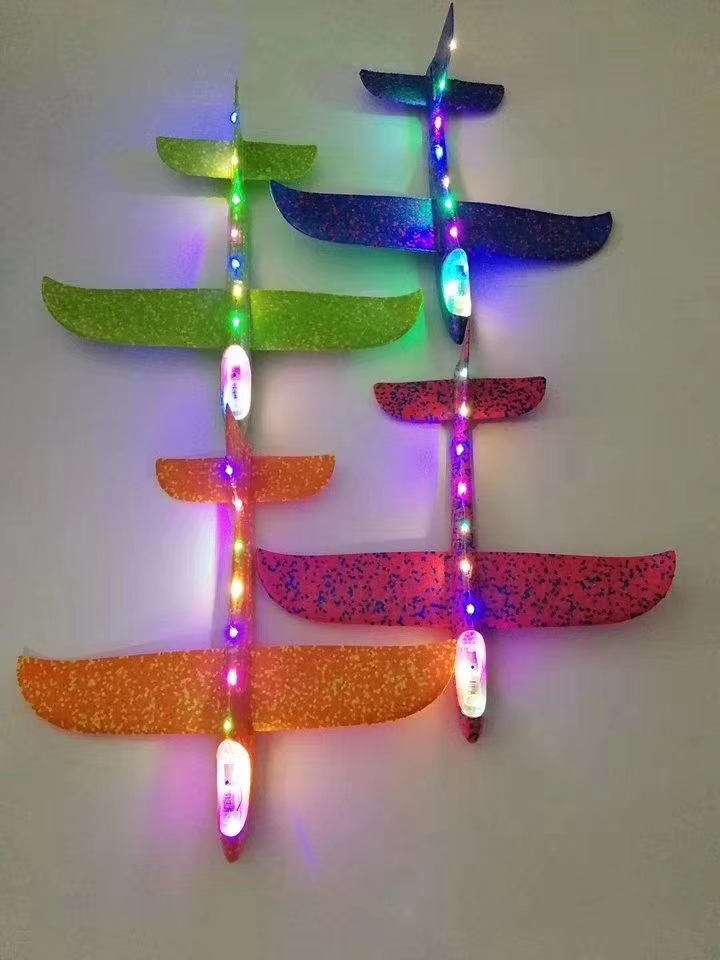 手抛滑翔机，泡沫飞机